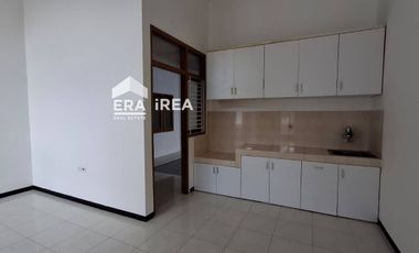 Rumah dijual di Solo Dekat Plaza Singosaren, Pasar Klewer, dan Kampung Batik Kauman