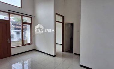 Rumah dijual di Solo Dekat Plaza Singosaren, Pasar Klewer, dan Kampung Batik Kauman