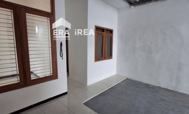 Rumah dijual di Solo Dekat Plaza Singosaren, Pasar Klewer, dan Kampung Batik Kauman
