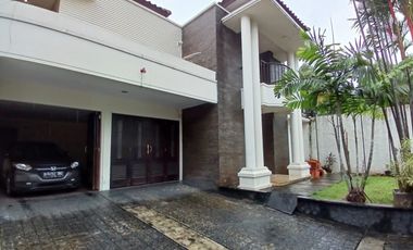 Dijual/disewa Rumah ada Swimming Pool di Kemang, Jakarta Selatan