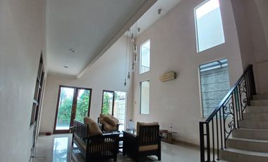 Dijual/disewa Rumah ada Swimming Pool di Kemang, Jakarta Selatan