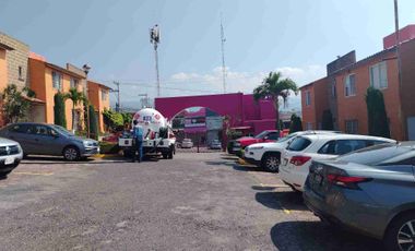 Impecable casa en condominio con alberca caliente, palapa y vigilancia