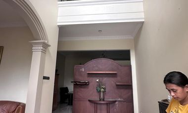 Disewakan Rumah Pakuwon Indah Suraba Barat dekat Supermall Graha Family