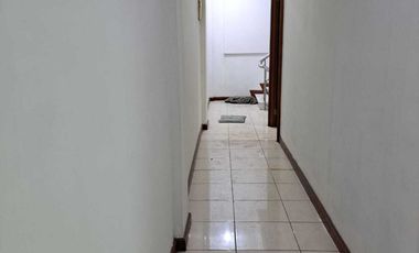 579. Disewakan Ruko 4 Lantai Sultan Iskandar Muda Pondok Indah – Lokasi Elite Jakarta Selatan Siap Pakai
