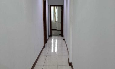 579. Disewakan Ruko 4 Lantai Sultan Iskandar Muda Pondok Indah – Lokasi Elite Jakarta Selatan Siap Pakai