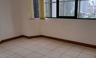 579. Disewakan Ruko 4 Lantai Sultan Iskandar Muda Pondok Indah – Lokasi Elite Jakarta Selatan Siap Pakai