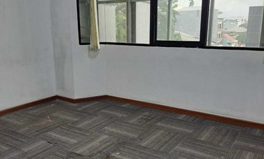 579. Disewakan Ruko 4 Lantai Sultan Iskandar Muda Pondok Indah – Lokasi Elite Jakarta Selatan Siap Pakai