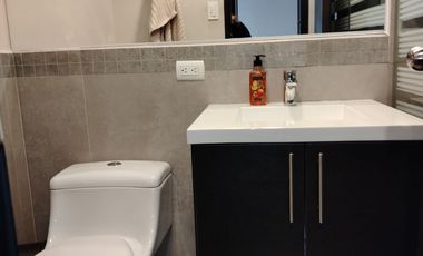 ARRIENDO DEPARTAMENTO TOTALMENTE AMOBLADO SECTOR 1o DE MAYO Y AMÉRICAS