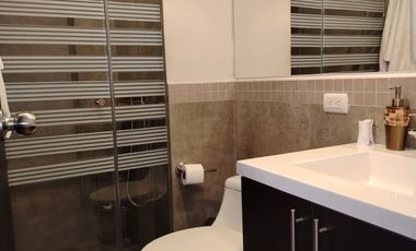 ARRIENDO DEPARTAMENTO TOTALMENTE AMOBLADO SECTOR 1o DE MAYO Y AMÉRICAS