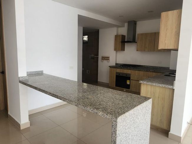 🏙️ ¡Vive el lujo y la amplitud en Bocagrande! Se vende espectacular apartamento en piso 6, ideal para quienes buscan comodidad, ubicación privilegiada y espacios generosos.