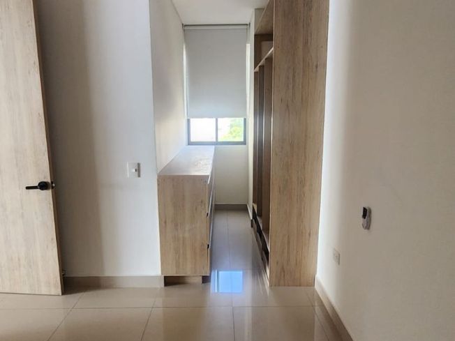 🏙️ ¡Vive el lujo y la amplitud en Bocagrande! Se vende espectacular apartamento en piso 6, ideal para quienes buscan comodidad, ubicación privilegiada y espacios generosos.