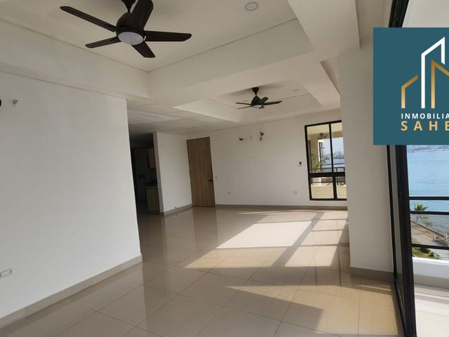 🏙️ ¡Vive el lujo y la amplitud en Bocagrande! Se vende espectacular apartamento en piso 6, ideal para quienes buscan comodidad, ubicación privilegiada y espacios generosos.