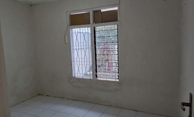 Di jual  Rumah di tengah Solo