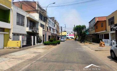 CALLAO - URB. LA COLONIAL, SE VENDE DÚPLEX INDEPENDIENTE  Area: 221.17 m2
