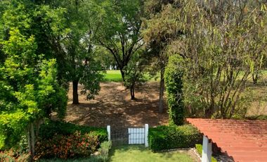 CASA EN CLUB DE GOLF TEQUISQUIAPAN  CON VISTA AL CAMPO DE GOLF 4 RECAMARAS