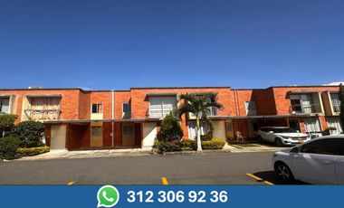 SE ARRIENDA CASA