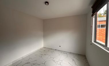 SE ARRIENDA CASA
