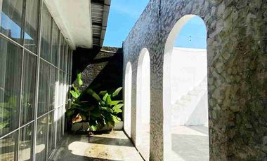 rumah ruang usaha pinggir jalan raya sukoharjo karisidenan surakarta