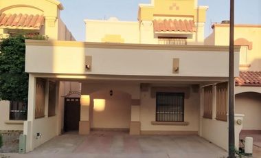 PUERTA REAL, LINDA CASA TOTALMENTE AMUEBLADA EN CERRADA DE POCAS CASAS