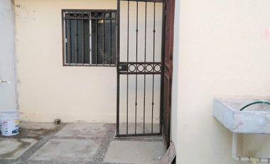 PUERTA REAL, LINDA CASA TOTALMENTE AMUEBLADA EN CERRADA DE POCAS CASAS