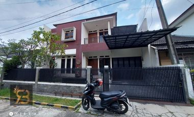 RUMAH DI ARCAMANIK BANDUNG Lokasi Strategis, Desain Modern, dan Harga Nego