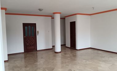 Departamento de alquiler en Kennedy Norte, 3 dormitorios, 1 parqueo cerrado