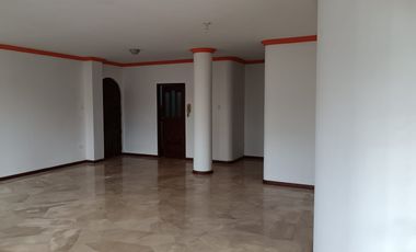 Departamento de alquiler en Kennedy Norte, 3 dormitorios, 1 parqueo cerrado