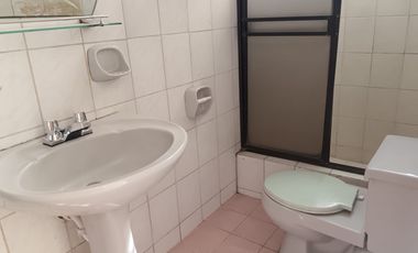 Departamento de alquiler en Kennedy Norte, 3 dormitorios, 1 parqueo cerrado