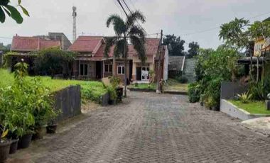 DISEWAKAN RUMAH CLUSTER PINGGIR JALAN RAYA, COCOK UNTUK KANTOR ATAU TEMPAT USAHA. JALAN PRAMUKA  BANYUMANIK, SEMARANG. DEKAT SMA 4, SMP 21, KODAM, RS HERMINA & TRANSMART
