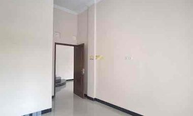 RUMAH SIAP HUNI, 2 LANTAI, 500 METER DARI JALAN JOGJA WONOSARI DI POTORONO, BANGUNTAPAN