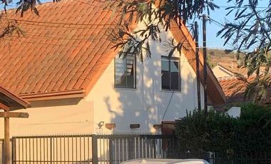ARRIENDO AMPLIA CASA  EN  VILLA ALEMANA , LOS TORREONES DE PEÑABLANCA. 5d,3b, E.