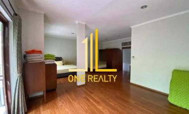 RUMAH MEWAH DI RESOR DAGO PAKAR,VIEW BAGUS HARGA DROP

View eksklusif, lingkungan elite, dan super nyaman 

✔ SHM
✔ LT 608 m² | LB ±350 m² (2½ lantai)
✔ 5 KT + 2 | 5 KM + 2 (semua dalam)
✔ Fully furnished & lantai marmer
✔ Kolam renang utama 12×4 m + kolam privat
✔ Garasi 3 mobil + carport 2 mobil

💥 Harga turun drastis!
11 M ➝ 10 M ➝ 8 M NEGO