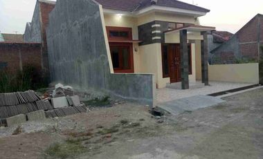 BREBES KOTA BARU RUMAH STRATEGIS KOMPLEK PERUMAHAN GRIYA PRAJA SEWA MURAH