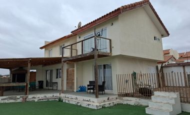 Arriendo Casa 4d 4b amoblada Rosario Peñuelas, Coquimbo