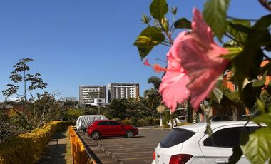 ARRIENDO CASA EN EN CERRITOS CAMPESTRE