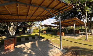 ARRIENDO CASA EN EN CERRITOS CAMPESTRE