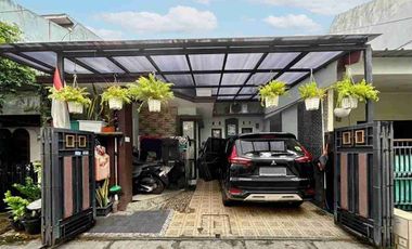 RUMAH SIAP HUNI DALAM KOMPLEK MERUYA SELATAN DEKAT KE TOL
