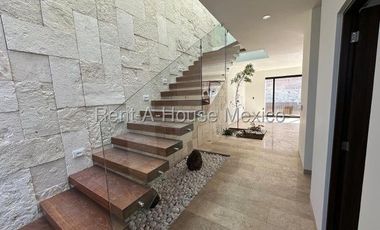 Altozano - VENTA. Casa de 4 recámaras con 1 en planta baja