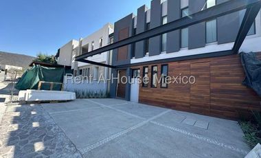 Altozano - VENTA. Casa de 4 recámaras con 1 en planta baja