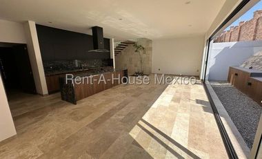 Altozano - VENTA. Casa de 4 recámaras con 1 en planta baja