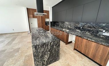 Altozano - VENTA. Casa de 4 recámaras con 1 en planta baja