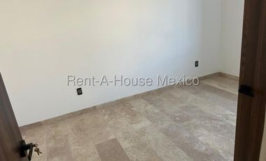 Altozano - VENTA. Casa de 4 recámaras con 1 en planta baja