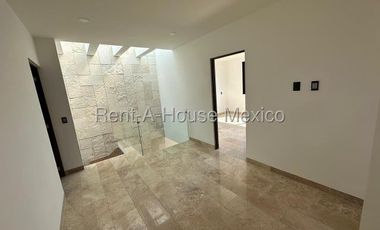 Altozano - VENTA. Casa de 4 recámaras con 1 en planta baja