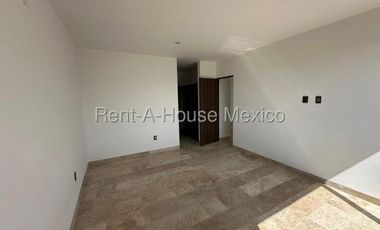 Altozano - VENTA. Casa de 4 recámaras con 1 en planta baja