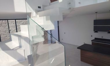 Residencia en Venta en Senderos de Monteverde Coto 5c Con Alberca y Casa Club.