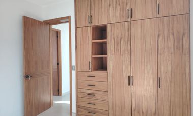 Residencia en Venta en Senderos de Monteverde Coto 5c Con Alberca y Casa Club.