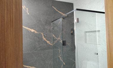 Residencia en Venta en Senderos de Monteverde Coto 5c Con Alberca y Casa Club.