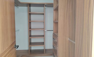Residencia en Venta en Senderos de Monteverde Coto 5c Con Alberca y Casa Club.