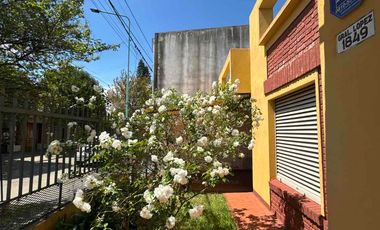 CASA CÉNTRICA CON COCHERA LISTA PARA HABITAR EN SANTO TOMÉ DOCUMENTACIÓN AL DÍA
