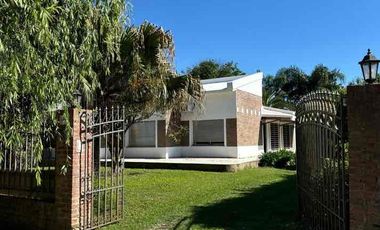 HERMOSA CASA QUINTA APTA A CRÉDITO HIPOTECARIO EN ALTOS DEL SAUCE
